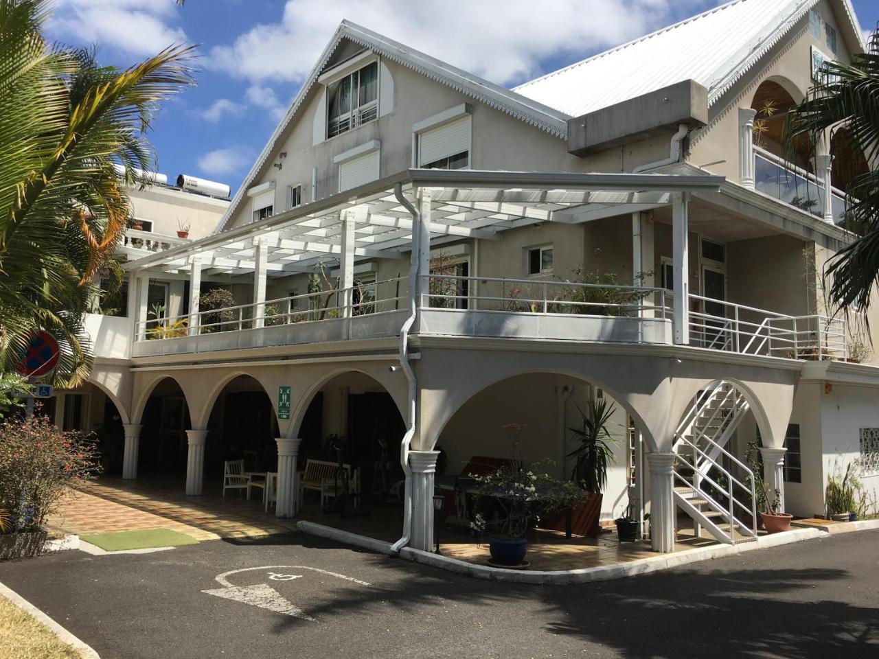 Hotel Résidence Le Phoenix Saint Pierre Esterno foto